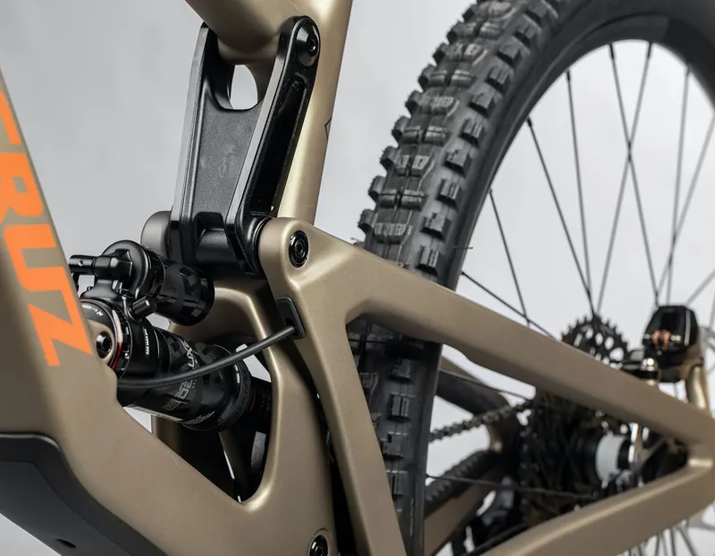 Santa Cruz Megatower C - S Model 2024 Full Suspension Bike in Gloss Carbon-7