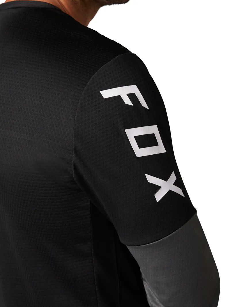 Fox Defend Long Sleeve MTB Jersey in Black-5