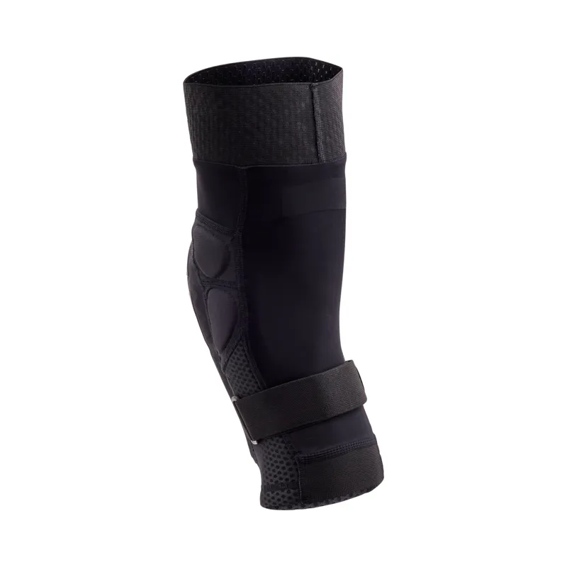 Fox Launch Pro Enduro Knee Guard D30 Level 2 in Black-1