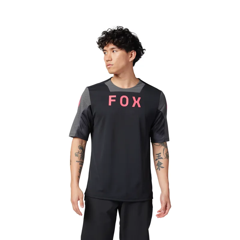 Fox Defend Short Sleeve MTB Jersey Taunt in Black