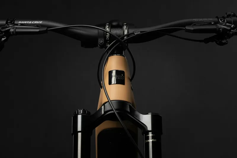 Santa Cruz Bullit C S Model MX EP801.- E-Bike 2024 in Matte Cider-2