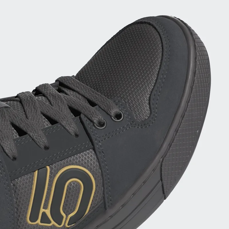 Five Ten Freerider Shoes - Flat MTB Shoes in Charcoal / Oat / Carbon-1