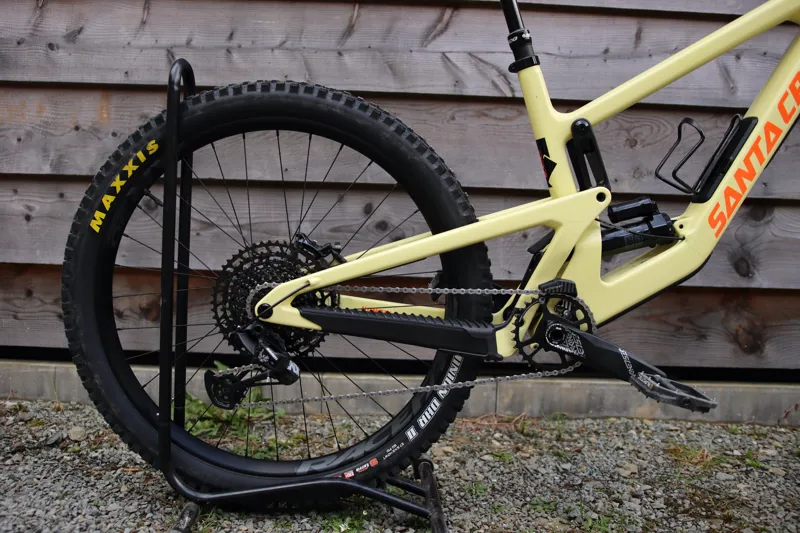 Current Demo Bike - Santa Cruz Nomad C R Model 2024 - Large in Yellow-2