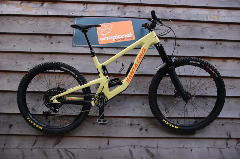 Current Demo Bike - Santa Cruz Nomad C R Model 2024 - Large in Yellow