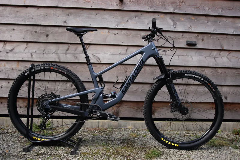 Current Demo Bike - Santa Cruz Hightower C R 2024 Large in Ocean Blue-1