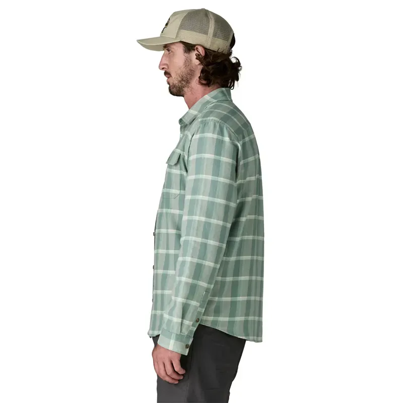 Patagonia Lightweight Fjord Flannel Shirt in Marine Layer: Blue Sage-4