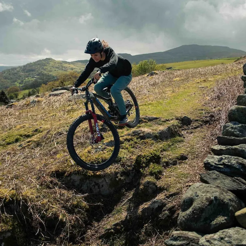 Santa Cruz Bronson C R Model 2023 Full Suspension MTB - Matte Black-1