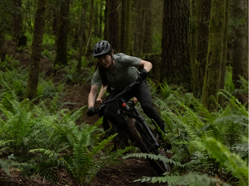 Santa Cruz Vala AL Deore - Electric MTB 2026 Gloss Stormbringer Purple-2