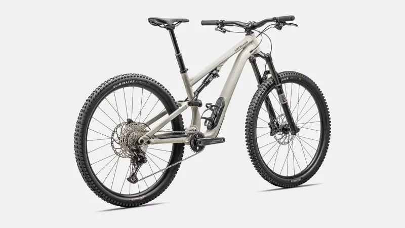 Specialized Stumpjumper Alloy 15 - 2025 Model in Gloss White / Dark-2