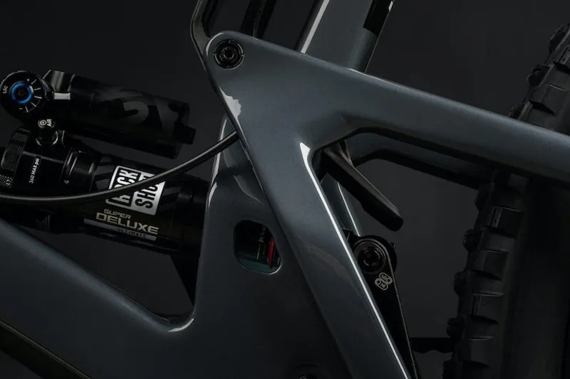 Santa Cruz Hightower C - R Model 2024 Full Suspension Bike in Glos BLU-2