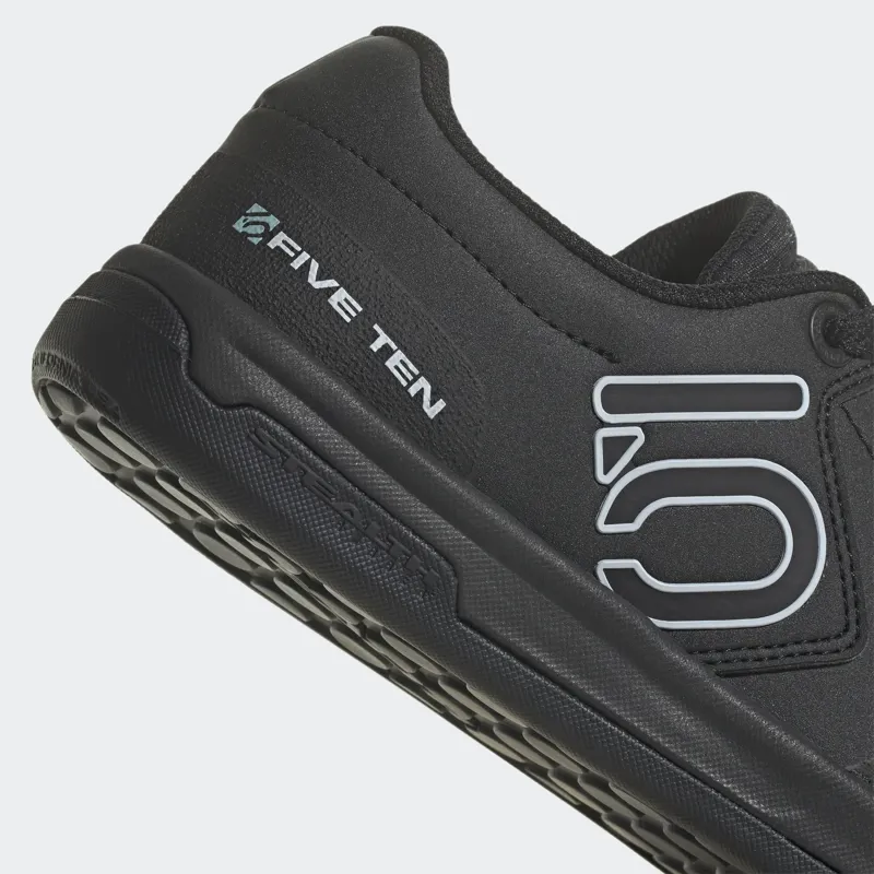 Five Ten Womens Freerider Pro Mountain Bike Flat Shoe in Black / White-7