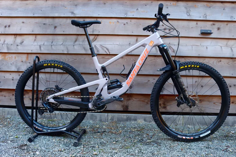 Ex-Demo Bike - Santa Cruz Nomad 6 - S Model 2023 - Gypsum Large-1