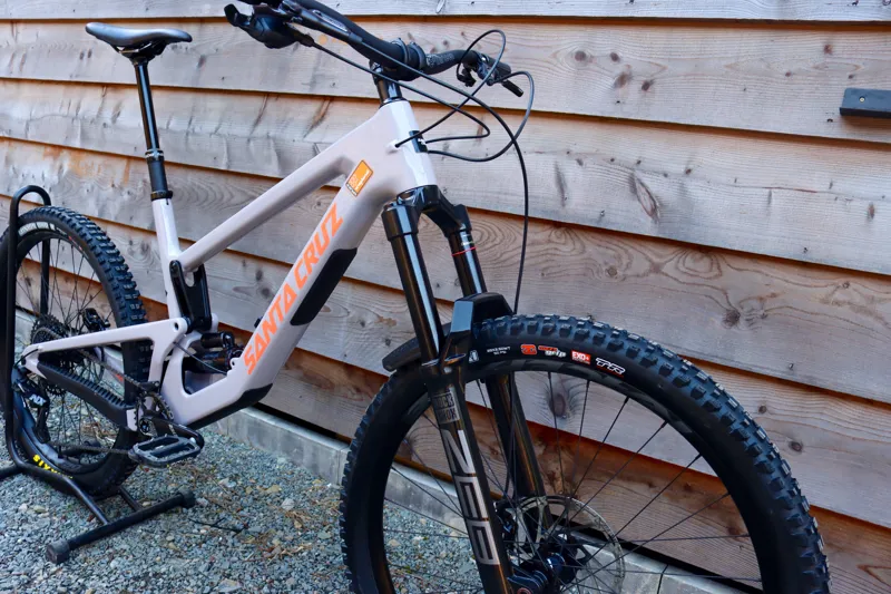 Ex-Demo Bike - Santa Cruz Nomad 6 - R Model 23 - XL Gloss Gpysum-7