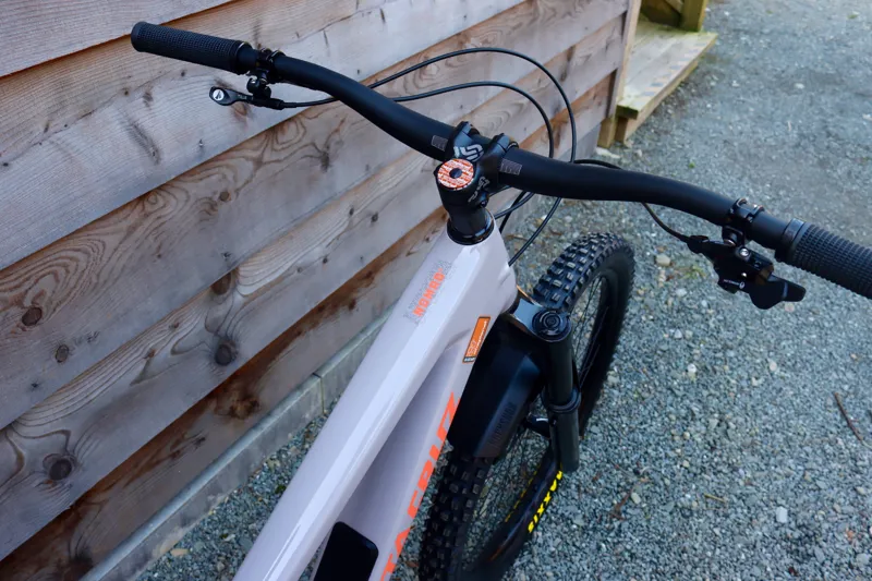 Ex-Demo Bike - Santa Cruz Nomad 6 - R Model 23 - XL Gloss Gpysum-8