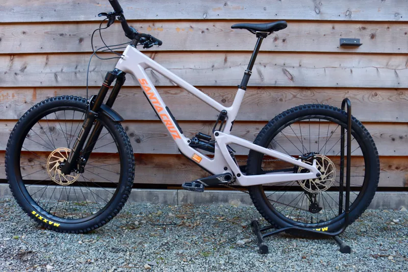 Ex-Demo Bike - Santa Cruz Nomad 6 - R Model 23 - XL Gloss Gpysum-11