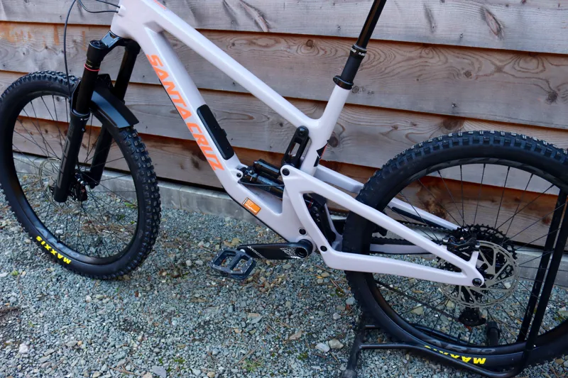 Ex-Demo Bike - Santa Cruz Nomad 6 - R Model 23 - XL Gloss Gpysum-12