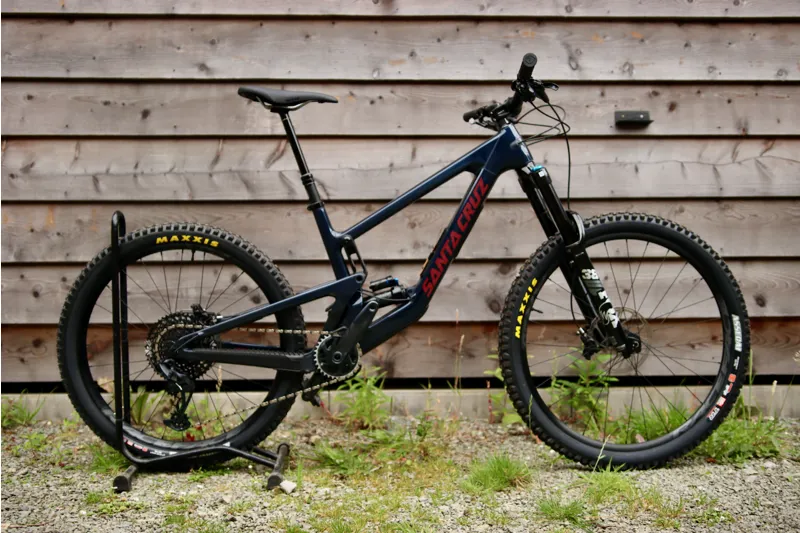 Current Demo Bike - Santa Cruz Nomad C S - 2024 in Gloss Blue in Large-1