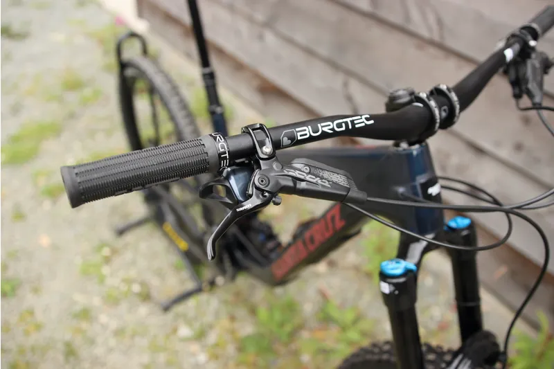 Current Demo Bike - Santa Cruz Nomad C S - 2024 in Gloss Blue in Large-5