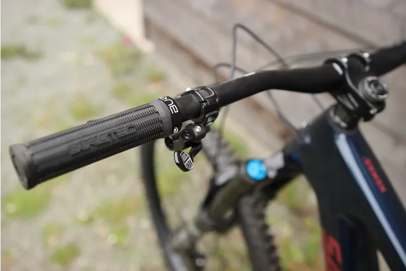 Current Demo Bike - Santa Cruz Nomad C S - 2024 in Gloss Blue in Large-11