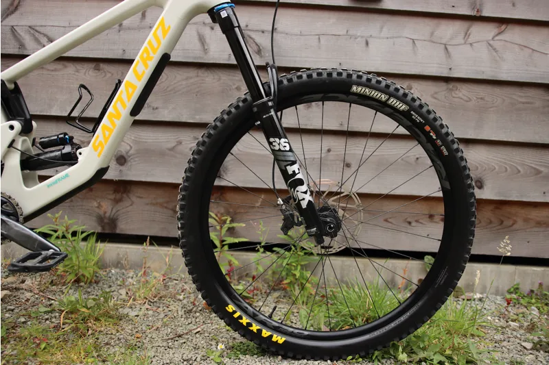 Current Demo Bike - Santa Cruz Bronson MX - C S 2024 Large in White-4