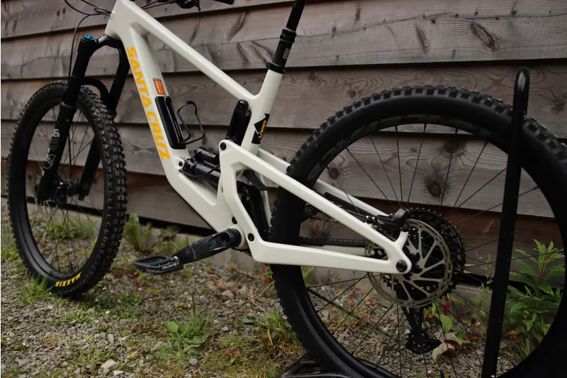 Current Demo Bike - Santa Cruz Bronson MX - C S 2024 Large in White-11