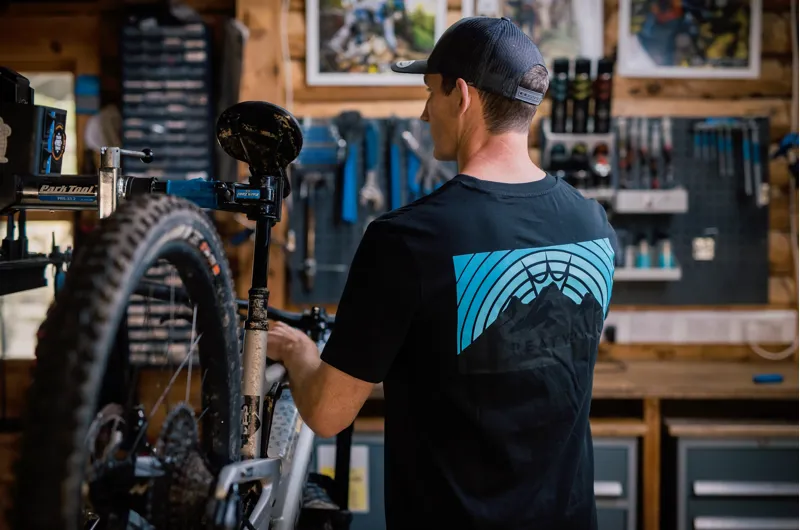 Peaty's PubWear Premium Short Sleeve Tee in Summit / French Navy-3