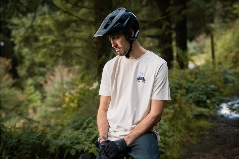 Peaty's PubWear Premium Short Sleeve Tee in Summit / Vintage White-4