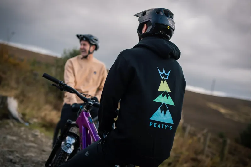 Peaty's PubWear Premium Zip Hoody in Summit / Black-5