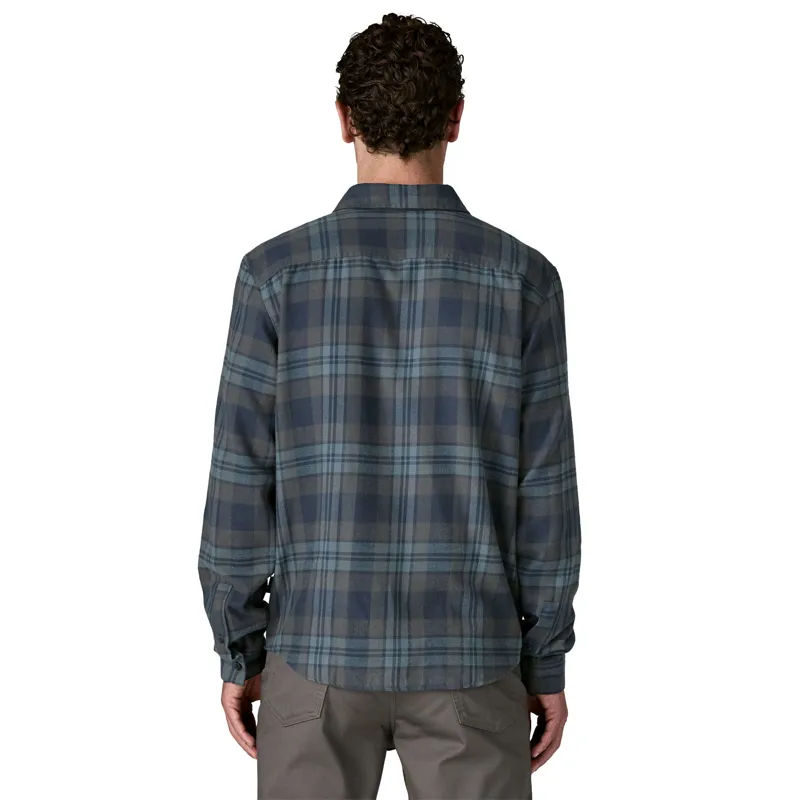 Patagonia Long Sleeve Lightweight Fjord Flannel Shirt in Smolder Blue-2