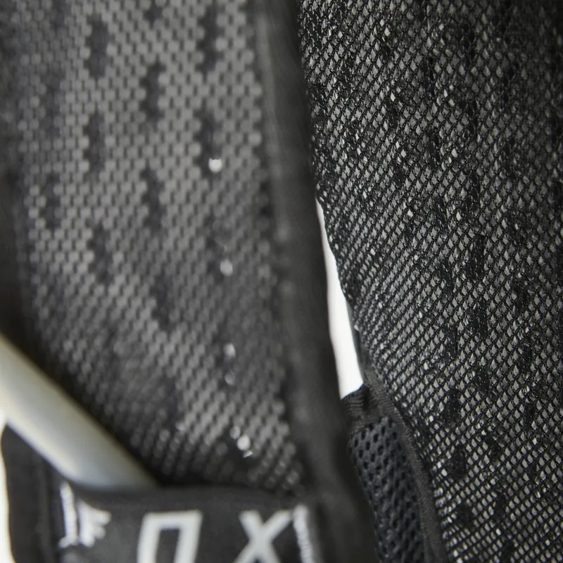 Fox Utility Hydration Pack - Medium - Black - All New-4
