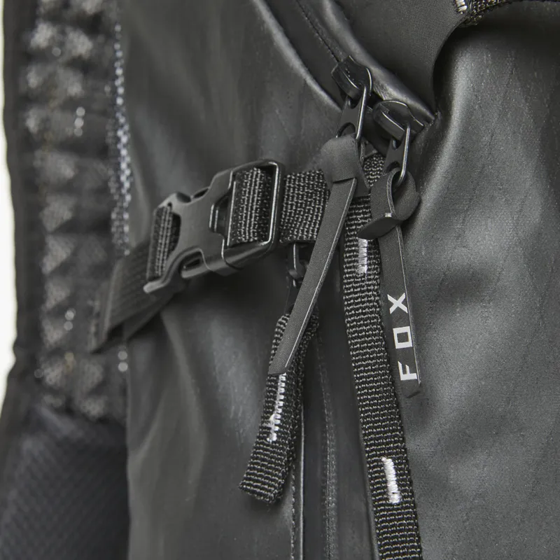 Fox Utility Hydration Pack - Medium - Black - All New-3