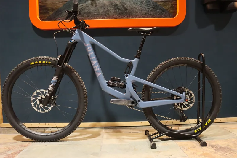 Current Demo Bike - Juliana Roubion C S Model - Small - 2022 - Steel Blue-10