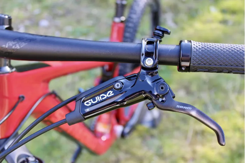 Ex-Demo // Santa Cruz Hightower - C - S Model - 29 2017 Srir / Red L-3