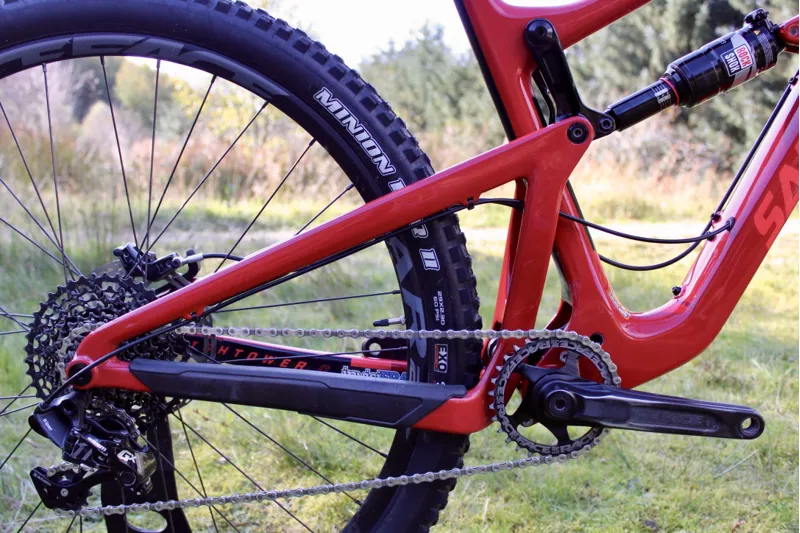 Ex-Demo // Santa Cruz Hightower - C - S Model - 29 2017 Srir / Red L-9