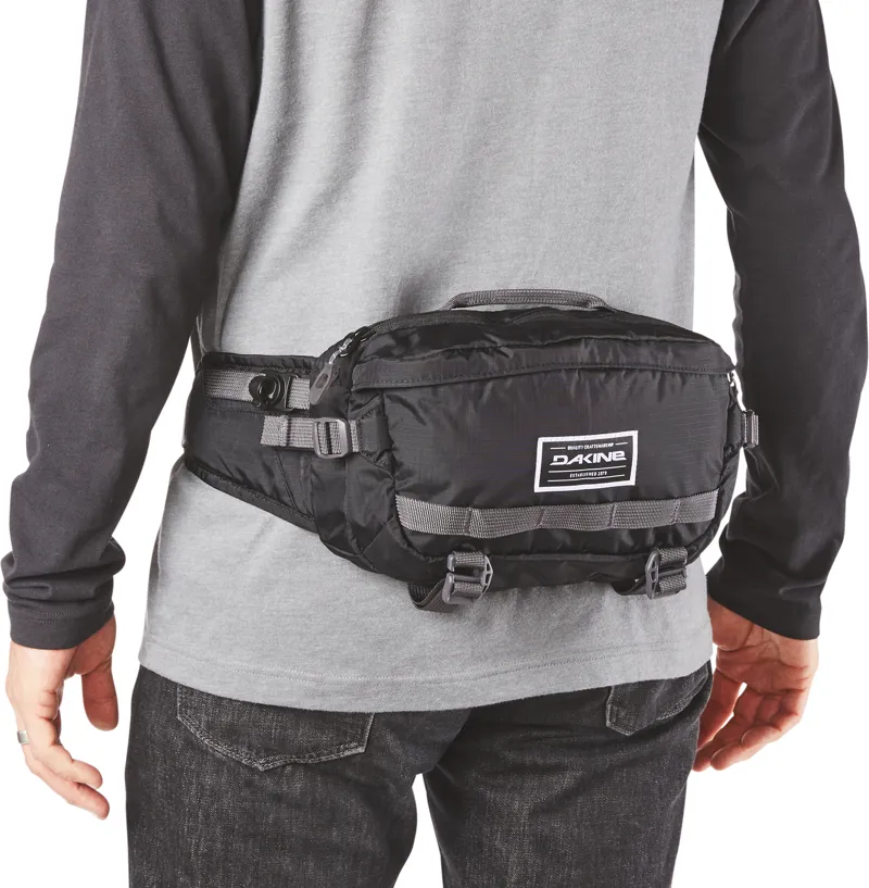Dakine Hot Laps 5L Pack - Black-4