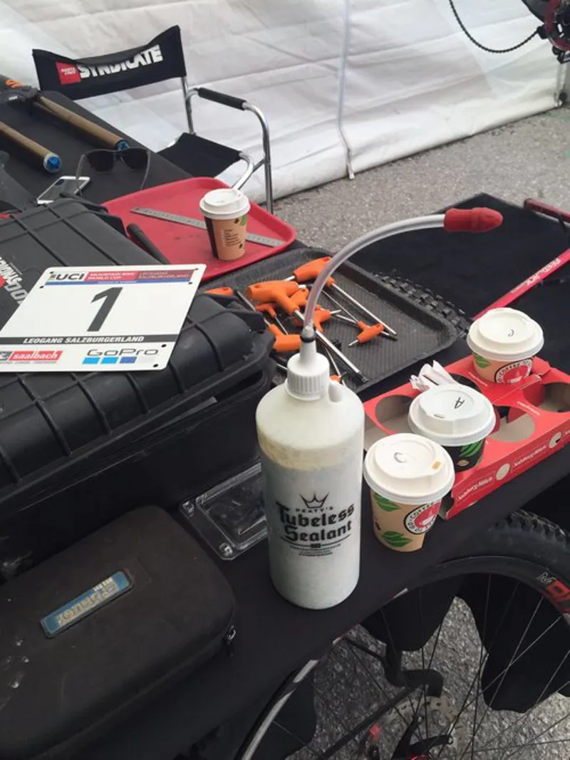 Peatys Tubeless Sealant / Tyre Sealant- 1 Litre Workshop Bottle-2