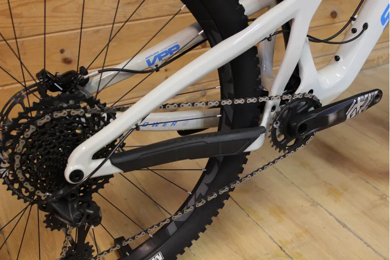 Ex-Demo Bike // Santa Cruz Hightower - C - S Model - Grey - Large-7