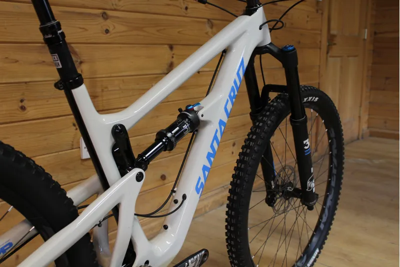 Ex-Demo Bike // Santa Cruz Hightower - C - S Model - Grey - Large-2