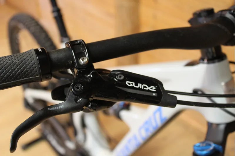 Ex-Demo Bike // Santa Cruz Hightower - C - S Model - Grey - Large-4