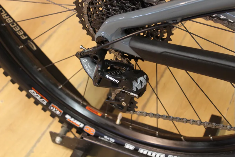 Ex-Demo Bike // Santa Cruz Hightower LT - C - R Model - Grey -Med-2