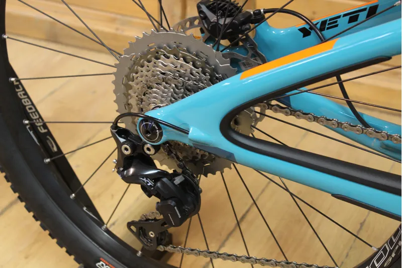Ex-Demo Bike // Yeti SB5 - C Series - 2018 - Turquoise - Medium-2