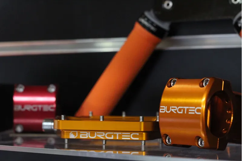 Burgtec Bartender Grip - Lock on - Iron Bro-3