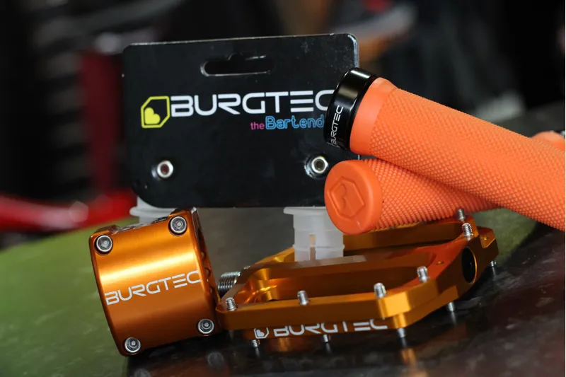 Burgtec Bartender Grip - Lock on - Iron Bro-2