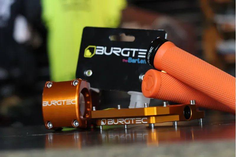 Burgtec Bartender Grip - Lock on - Iron Bro