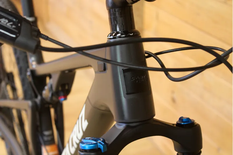 Ex-Demo Bike // Santa Cruz Blur 3 - Large - R Model - Matte Black-8