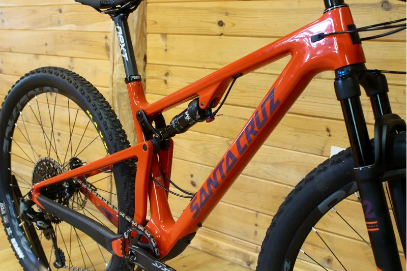 BLACK FRIDAY DEAL // Santa Cruz Blur 3 - Medium - S Model - Sunset-3