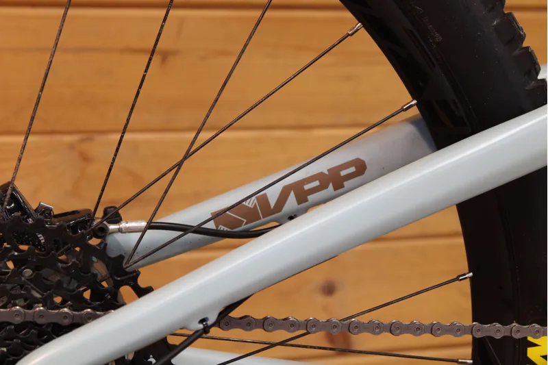 Ex-Demo Bike // Santa Cruz Hightower LT 19 - C-R - Sky Blue - Med-8