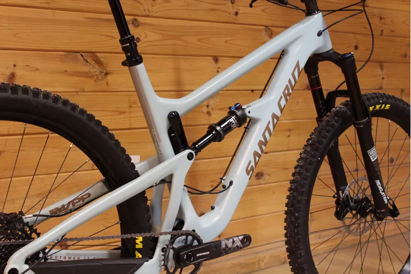 Ex-Demo Bike // Santa Cruz Hightower LT 19 - C-R - Sky Blue - Med-3