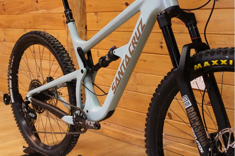 Ex-Demo Bike // Santa Cruz Hightower LT 19 - C-R - Sky Blue - Med-9