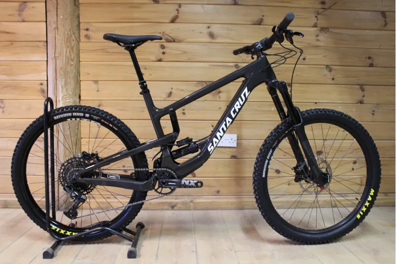 Current Demo Bike // Santa Cruz Nomad - C - R Model - LRG - Black